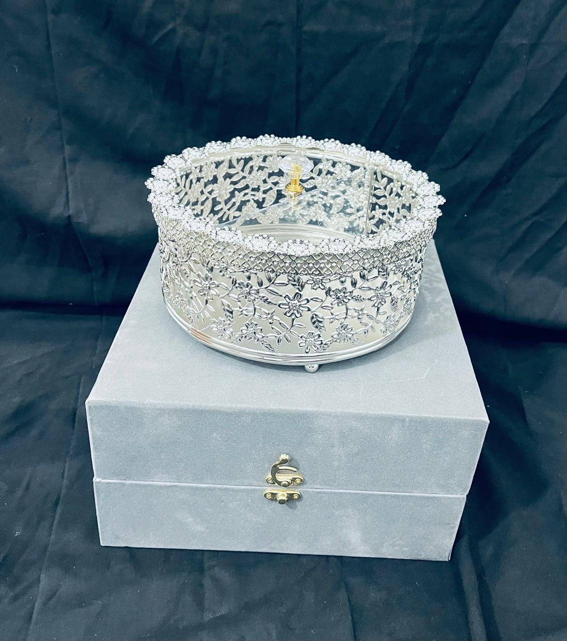 Royal Silver Floral Jar – A Masterpiece of Intricacy & Timeless Elegance